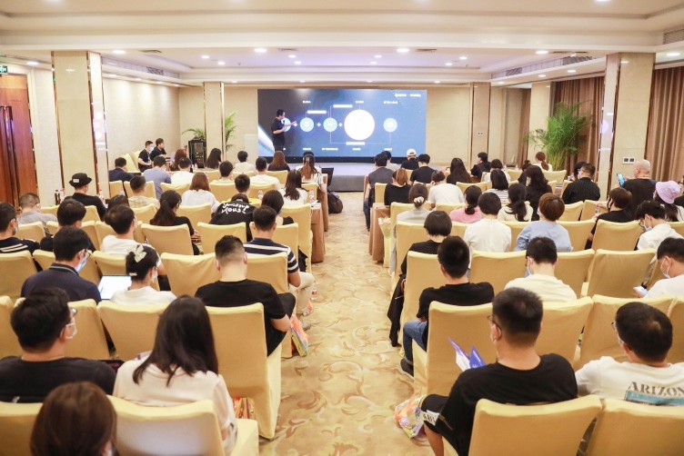 伯俊x有赞，并肩前行私域新增长之路
